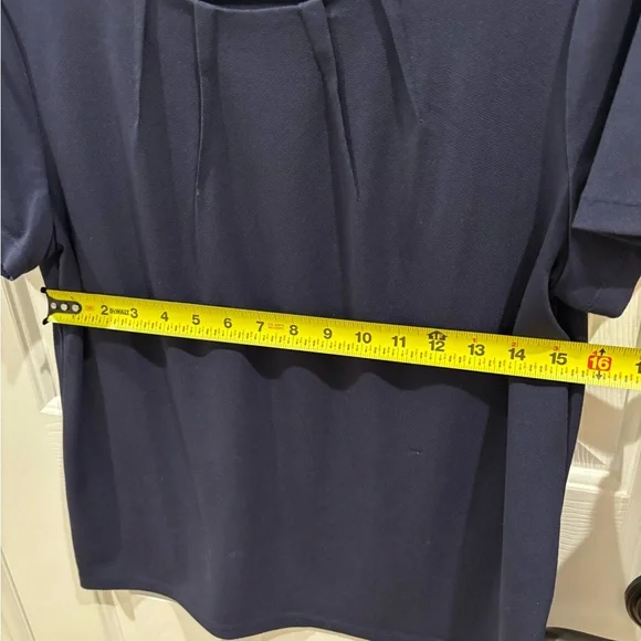 Banana Republic Navy Short Sleeve Pleated Front Top - Picture 4 of 6